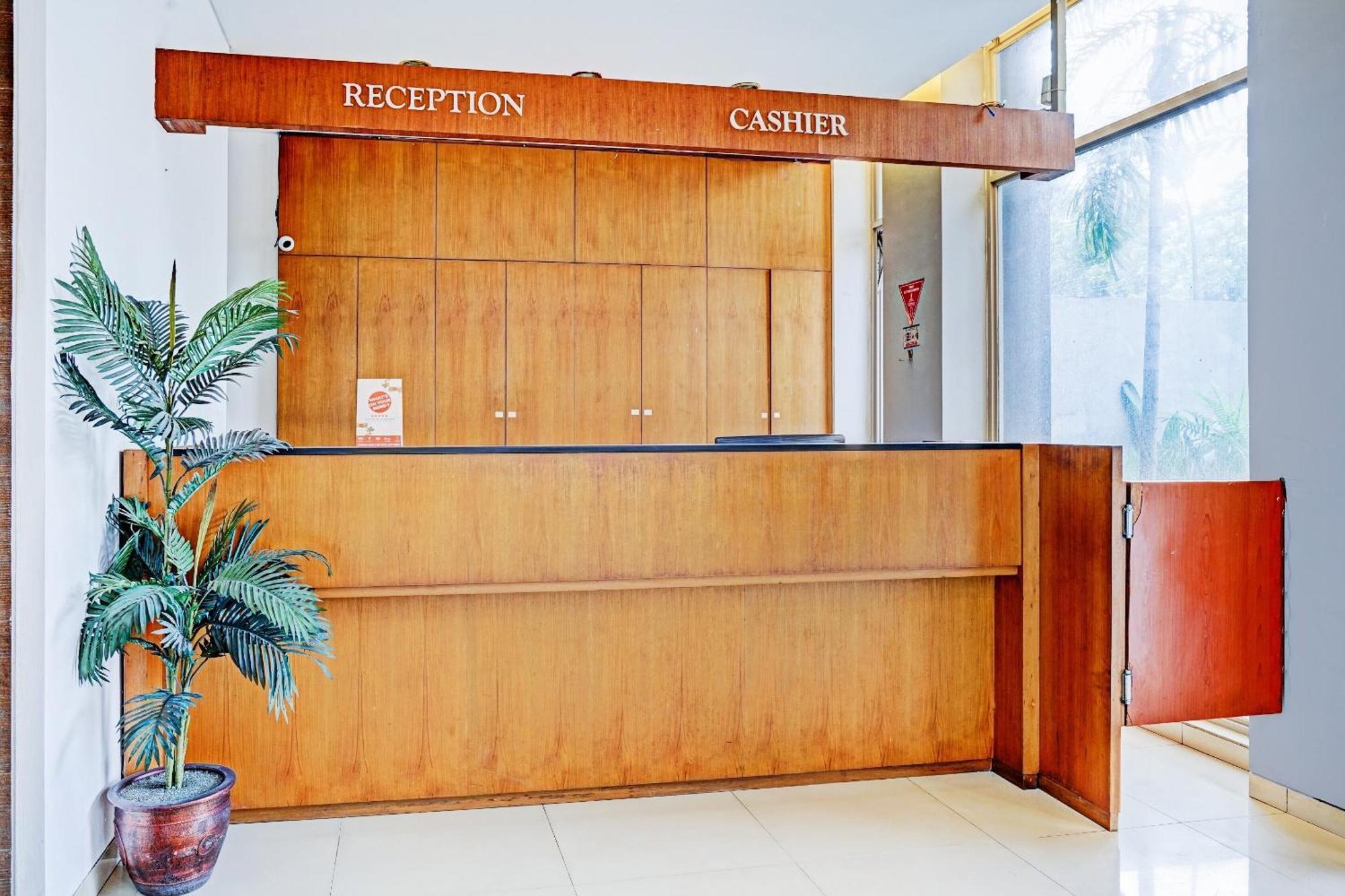 Collection O Riau Near Trans Studio Bandung Formerly Hotel Montameri Exterior photo